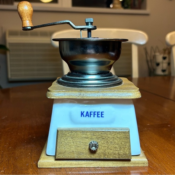 Vintage Wooden Coffee Grinder - Picture 7 of 9
